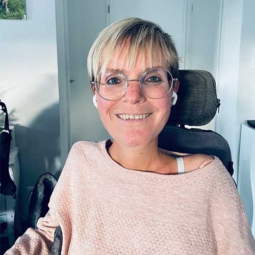 Redaktionsmitglied Kerstin von SMAlltalk mit ihren Kopfhörern
