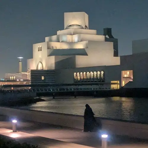 Katar mit Elektrorollstuhl: verschiedene Eindrücke aus Katar.